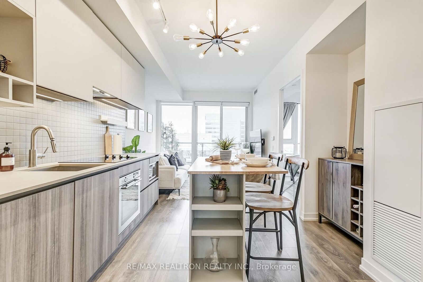 Property Photo:  5 Buttermill Avenue 1608  ON L4K 0J5 
