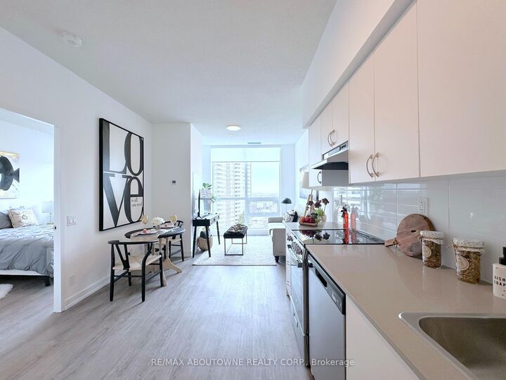 Property Photo:  2 River Plate Street 1406  ON L1S 0G6 