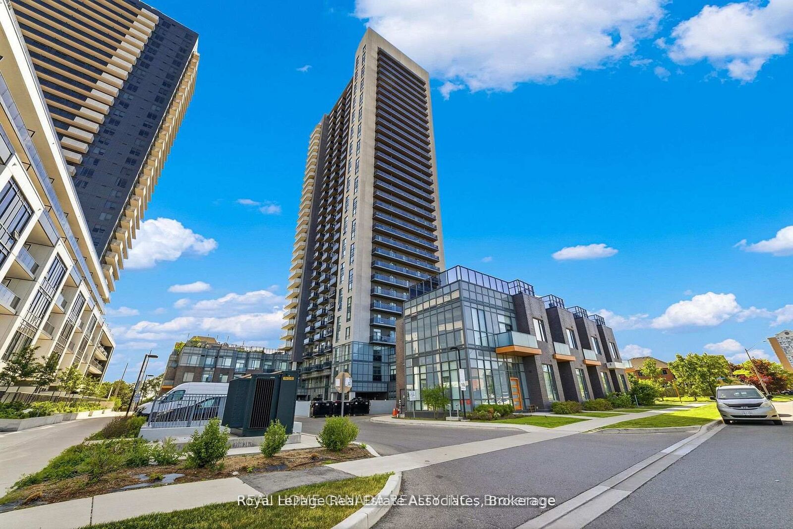 Property Photo:  8 Nahani Way Lph-18  ON L4Z 0C6 