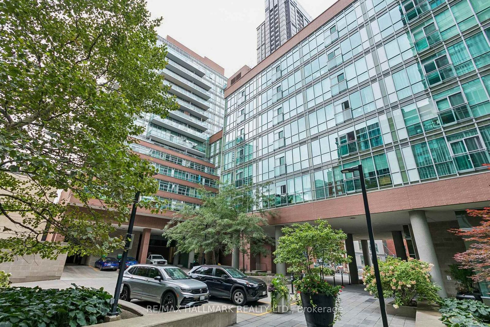 Property Photo: 116 George Street 1202 ON M8V 2S4