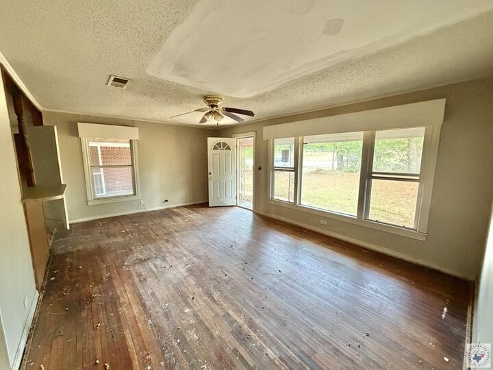Property Photo: 7074 US Hwy 59 S TX 75501