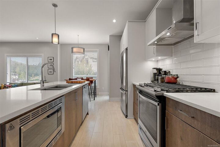 Property Photo:  2805 Lunar Crt  BC V9B 4M2 