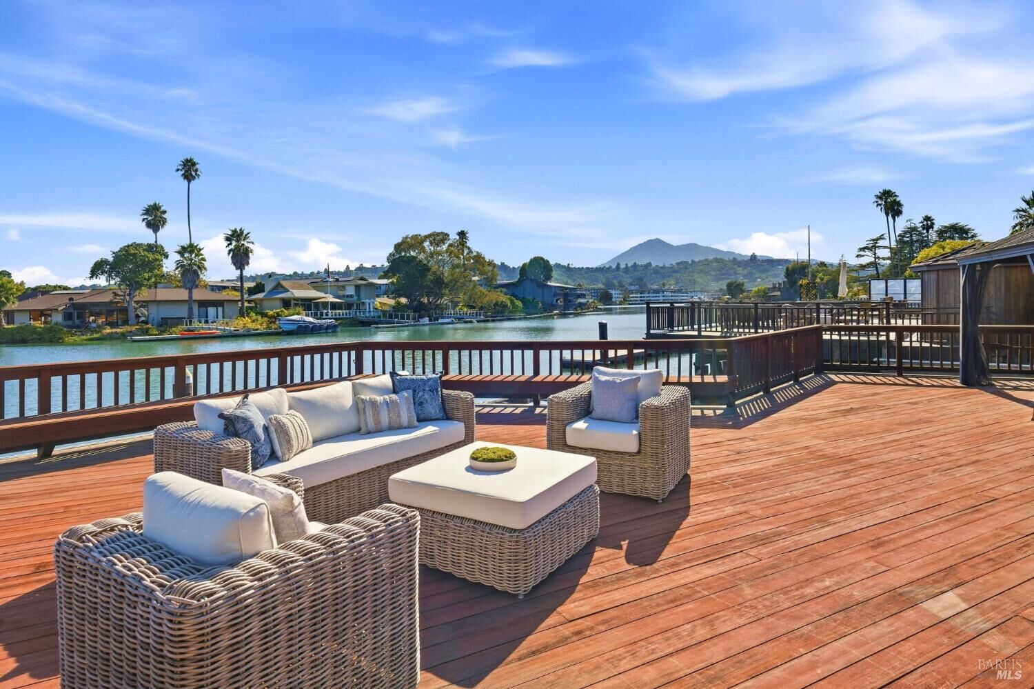 Property Photo: 16 Aqua Vista Drive CA 94901