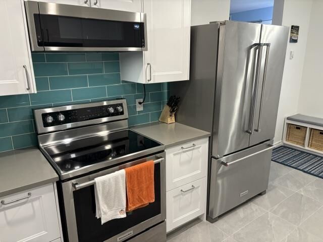 Property Photo:  1440 George Street 201  BC V4B 4A3 
