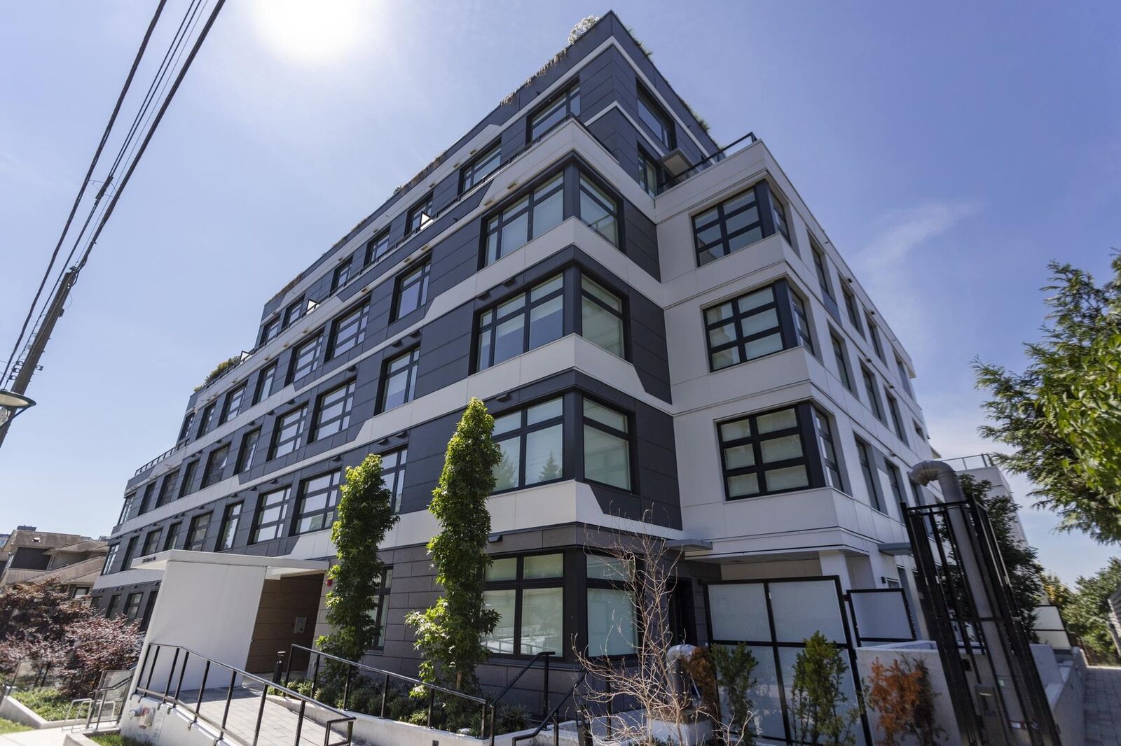 Property Photo:  3264 Vanness Avenue 405  BC V5R 4V3 