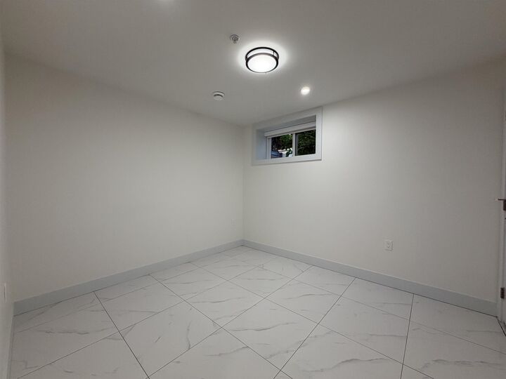 Property Photo:  1052 E 50th Avenue 2  BC V5X 1B8 