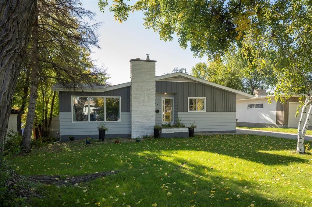 Property Photo:  159 Larchdale Crescent  MB R2K 0C3 