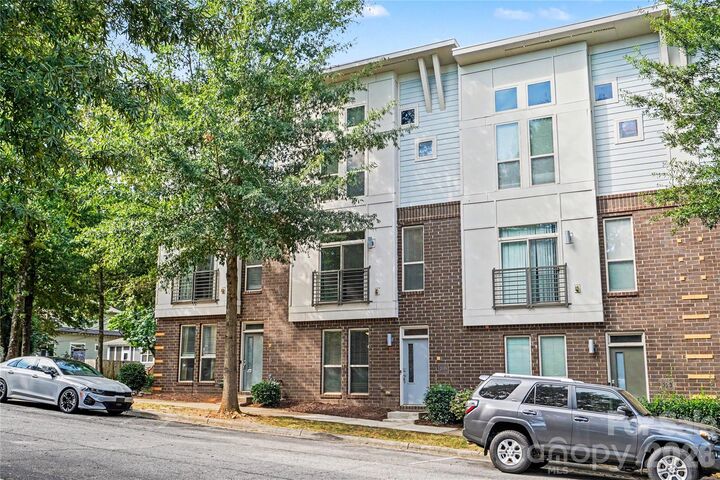 Property Photo:  3509 Artists Way  NC 28205 
