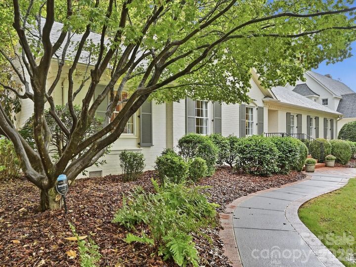 Property Photo: 3101 Cloverfield Road NC 28211