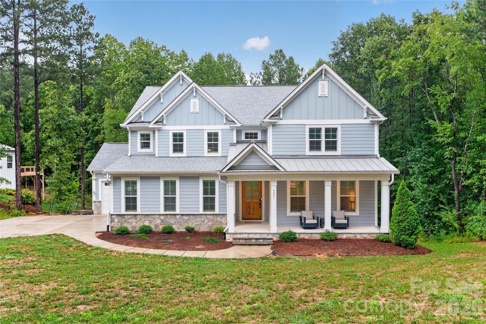 Property Photo:  6601 Harbor Oaks Drive  NC 28037 