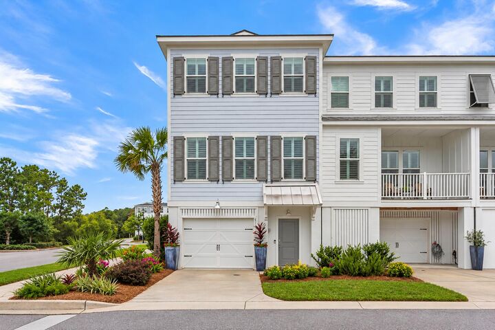 Property Photo:  810 Kings Oak Court Unit 1  SC 29492 