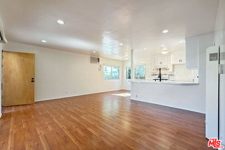 Property Photo:  3161 Perlita Ave, Unit 1  CA 90039 