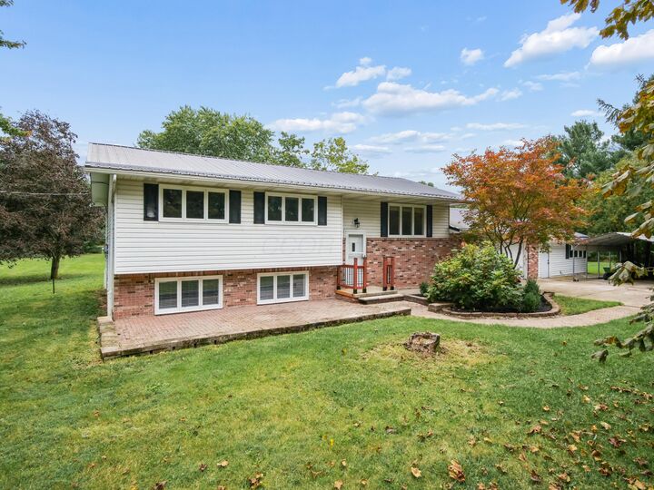 Property Photo: 633 Willey Road OH 43015