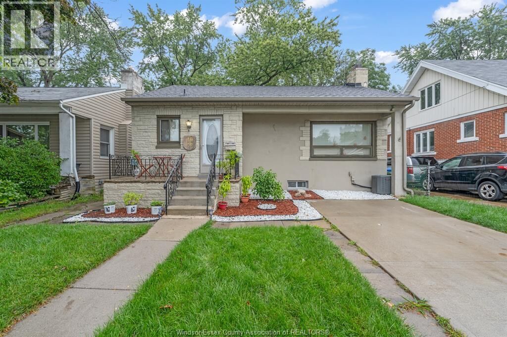 Property Photo:  1952 Pillette  ON N8T 1P3 