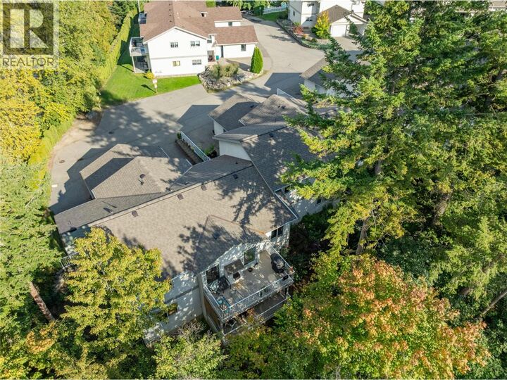 Property Photo:  171 17 Street Southeast 32  BC V1E 1P8 