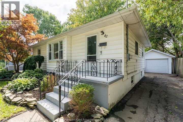 Property Photo:  42 Canterbury Street  ON N7L 3S5 