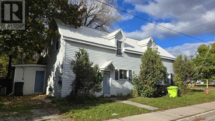 Property Photo:  187-189 Tancred St  ON P6A 2W5 