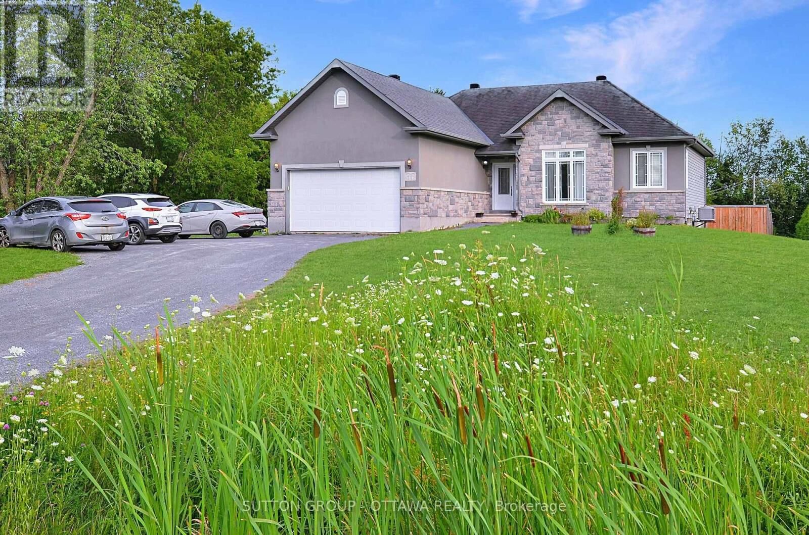 Property Photo:  588 Russell Road  ON K0A 2A0 