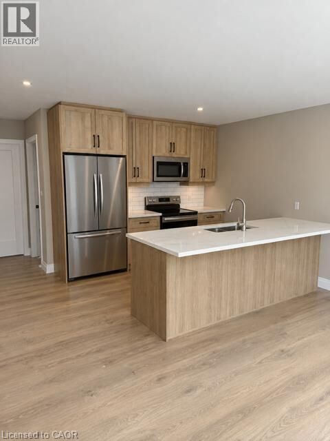 Property Photo:  95 Franklin Street 3  ON N2A 1Y1 