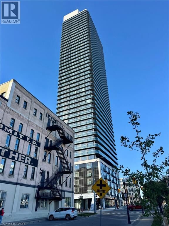 Property Photo:  30 South Francis Street South 1405  ON N2G 0B5 