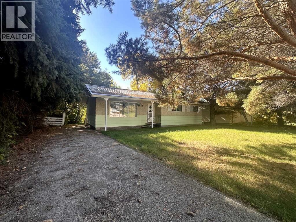 Property Photo:  412 Main Street  SK S0M 2Y0 