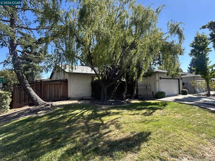 Property Photo: 2946 St Denis Dr CA 94583