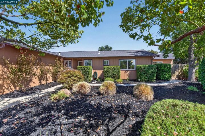 Property Photo: 1812 Elkwood Dr CA 94519
