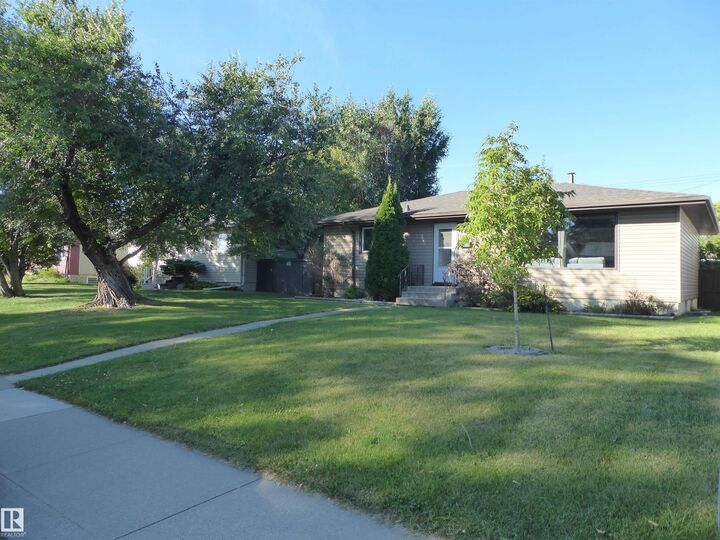 Property Photo:  8104 162 Street NW  AB T5R 2L7 