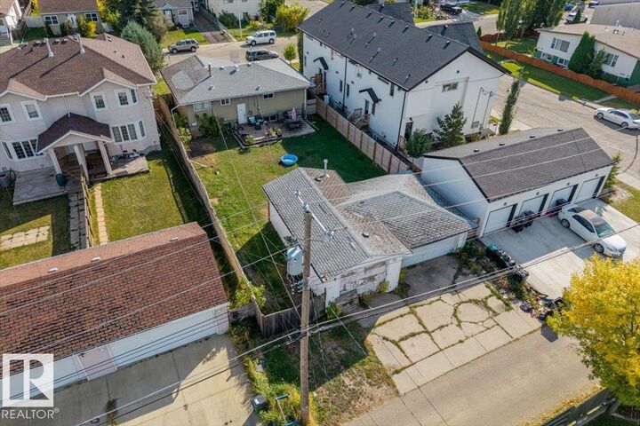 Property Photo:  10304 162 Street NW  AB T5P 3M2 