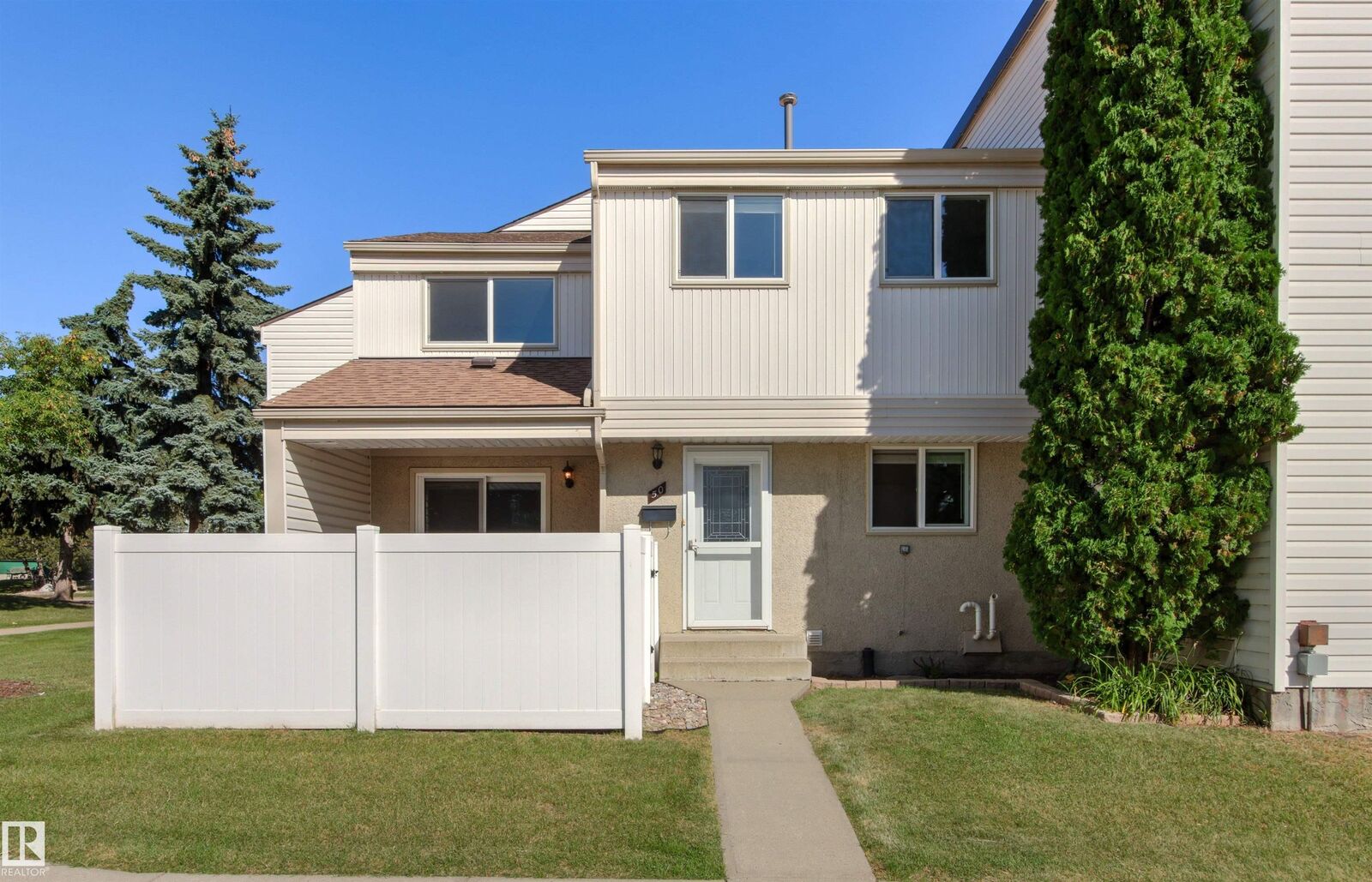 Property Photo:  50 Woodvale Village NW  AB T6L 1W4 