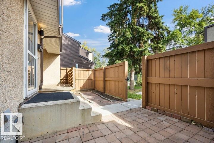 Property Photo:  7143 180 Street NW  AB T5T 3G1 