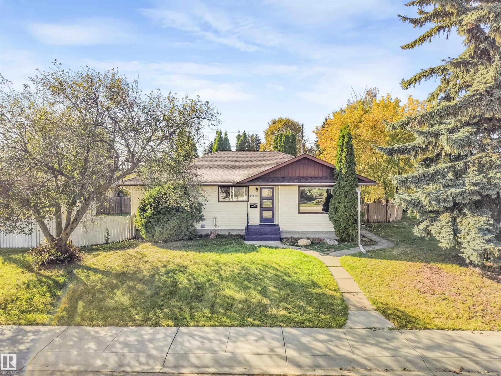 Property Photo:  13540 110 Street NW  AB T5E 4Z2 