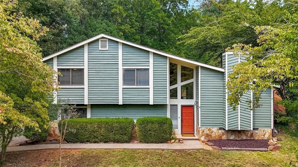 Property Photo:  6565 Oakwood Drive  GA 30135 