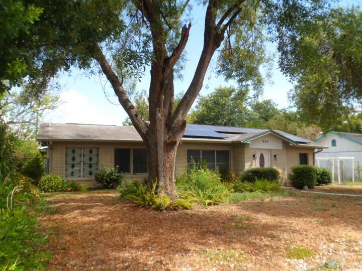Property Photo: 805 S Indiana Avenue TX 78596