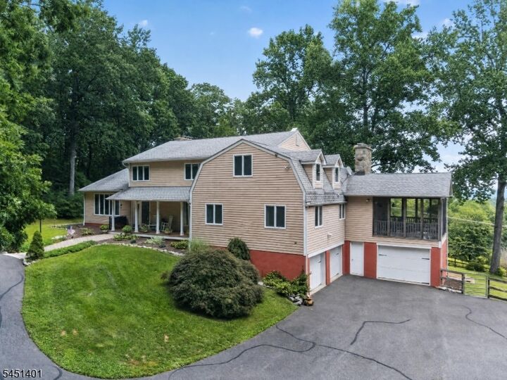Property Photo:  5 Beechwood Rd  NJ 07832 
