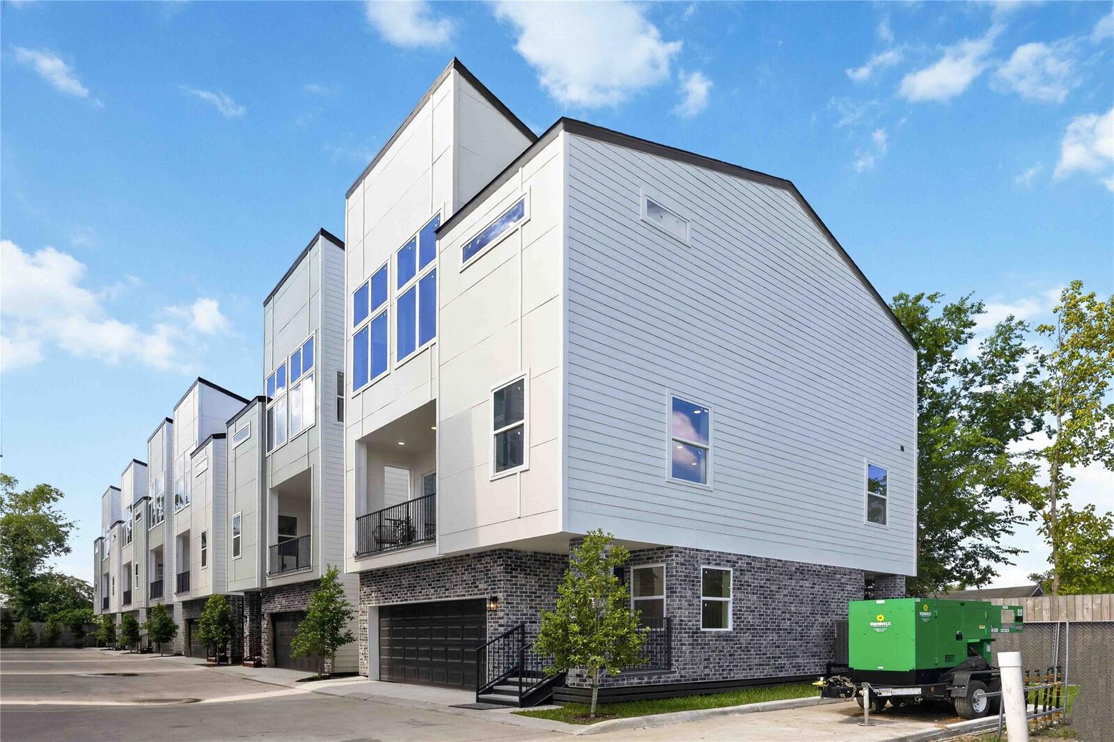 Property Photo:  322 Walthall Drive A  TX 77022 