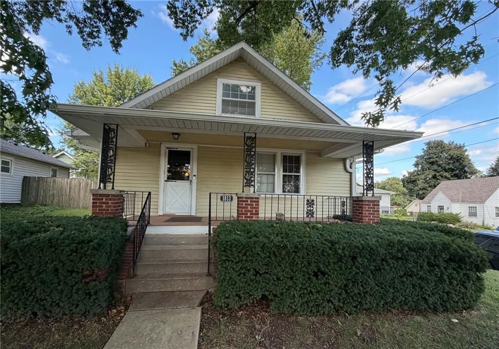 Property Photo: 1813 Clifford Street MO 64505