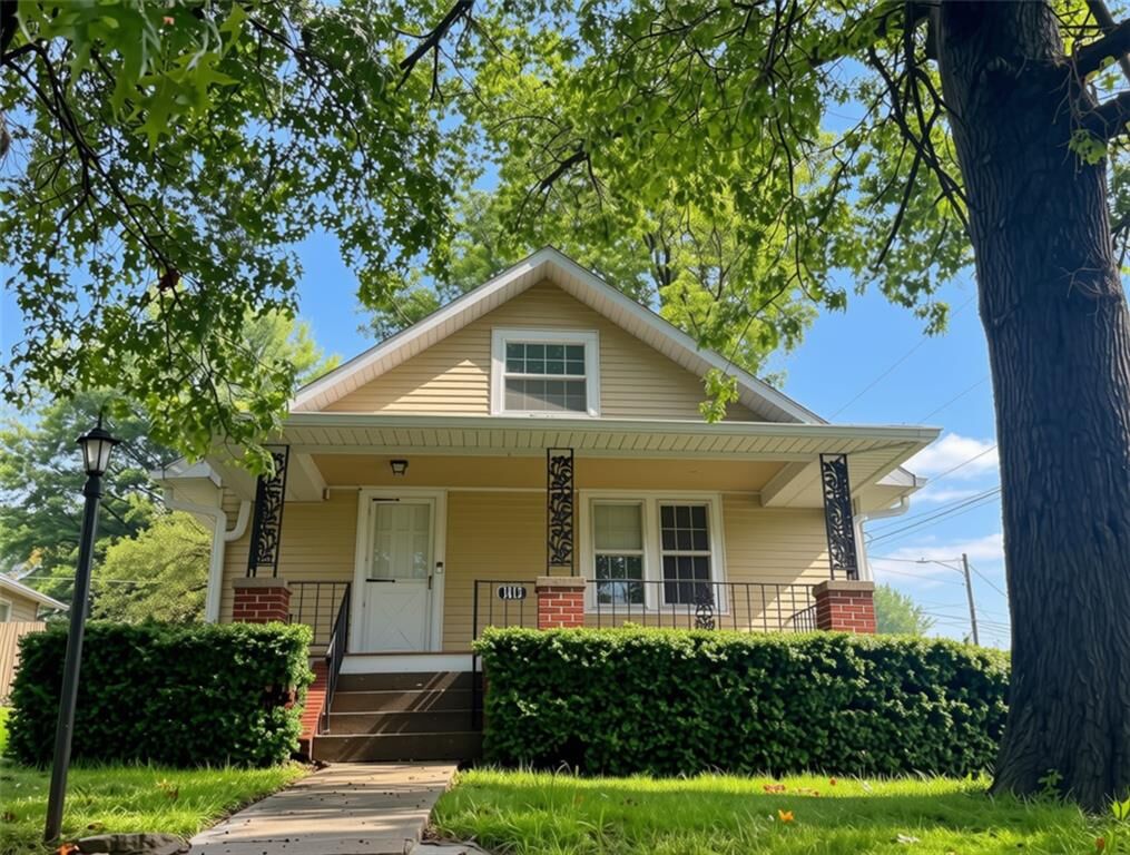 Property Photo:  1813 Clifford Street  MO 64505 
