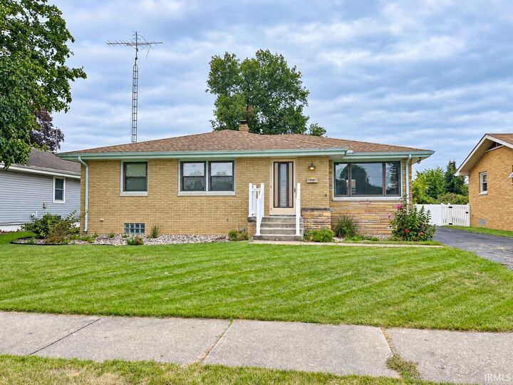 Property Photo: 716 W 12th Street IN 46544