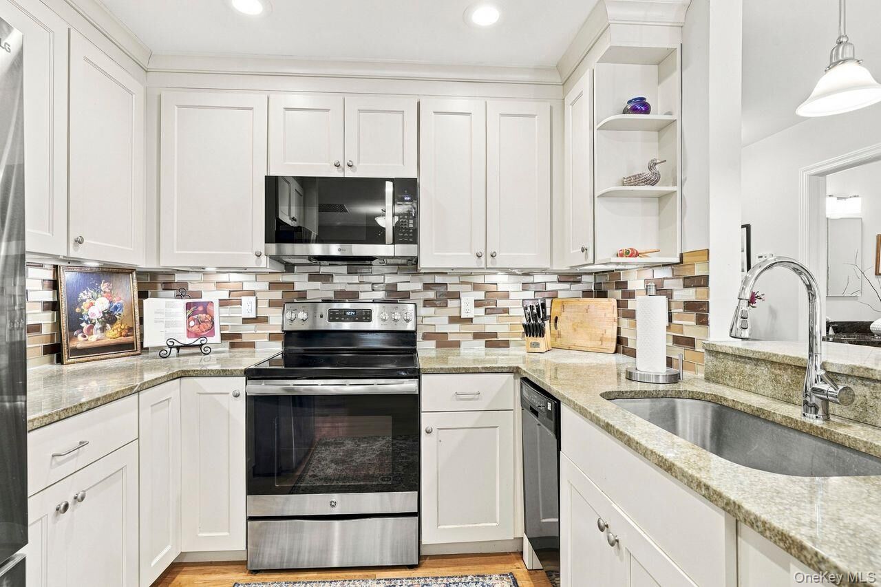 Property Photo: 45 Jefferson Oval G NY 10598