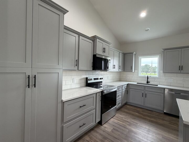 Property Photo: 4116 Janice Ct NE 69101