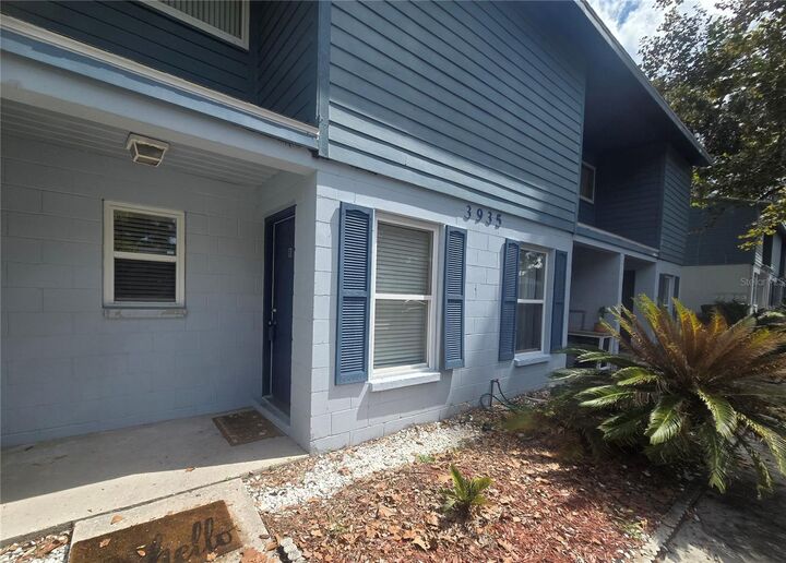 Property Photo: 3935 SW 26th Terrace B FL 32608