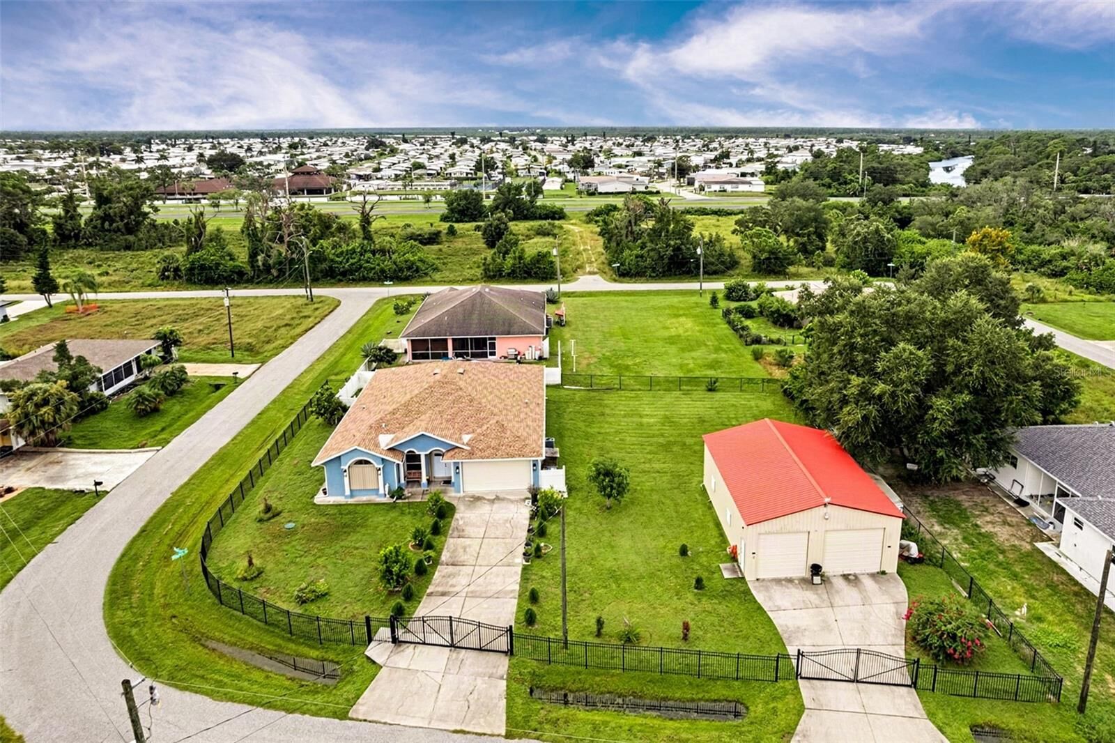 Property Photo: 102 Bayamo Drive FL 34287