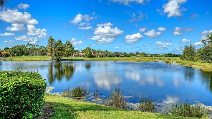 Property Photo: 6734 Pebble Beach Way FL 34202