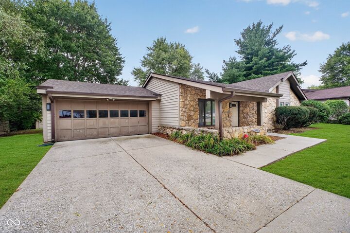 Property Photo:  1627 Countryside Lane  IN 46231 