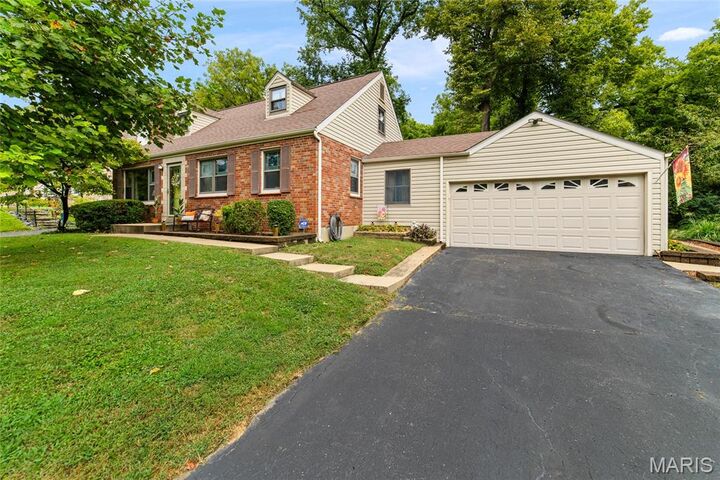 Property Photo:  7 Green Acres Road  MO 63137 
