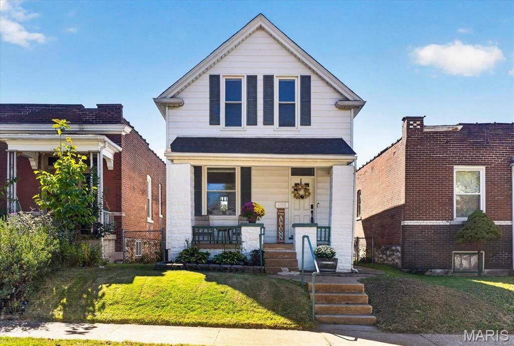 Property Photo:  4350 Neosho Street  MO 63116 