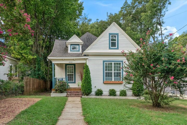 Property Photo: 2053 Vinton Ave TN 38104