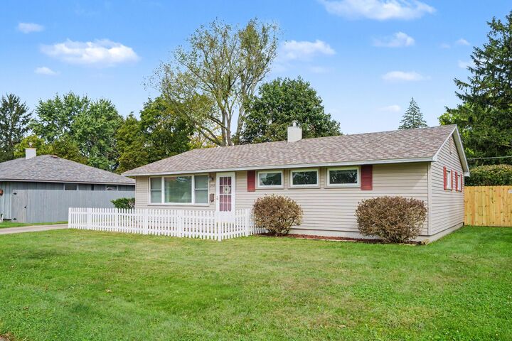 Property Photo: 1533 Merrifield Avenue MI 49120