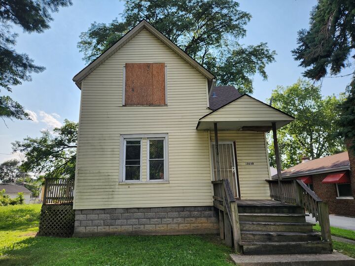 Property Photo:  10230 S Lowe Avenue  IL 60628 